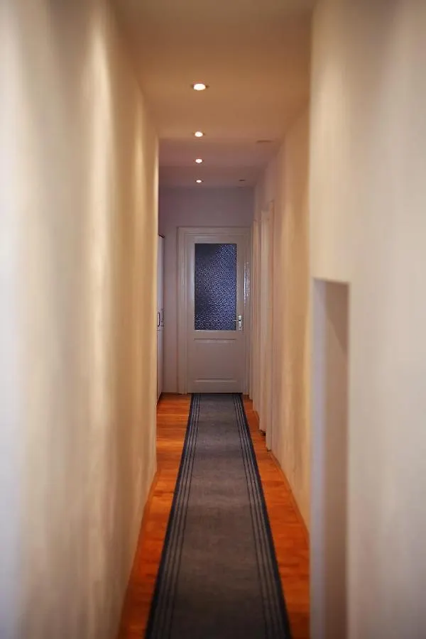 Live In Split Apartment 0*,